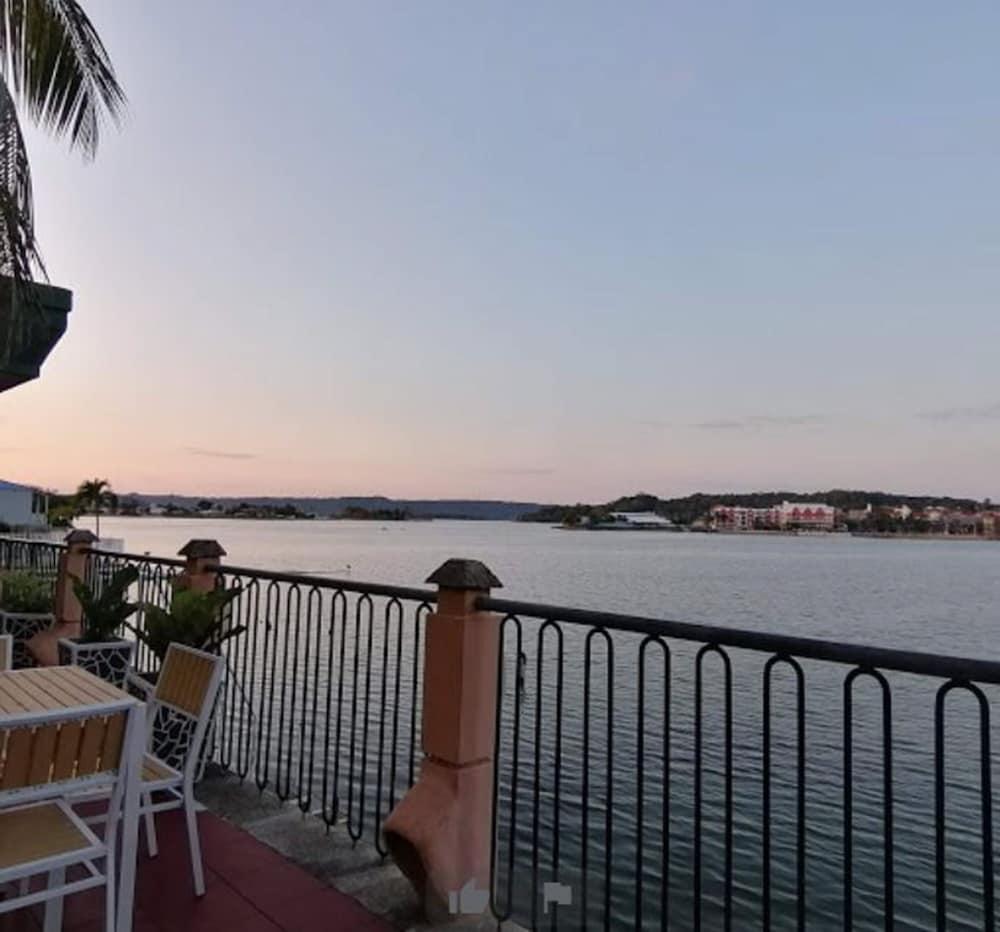 Peten Esplendido Flores Buitenkant foto