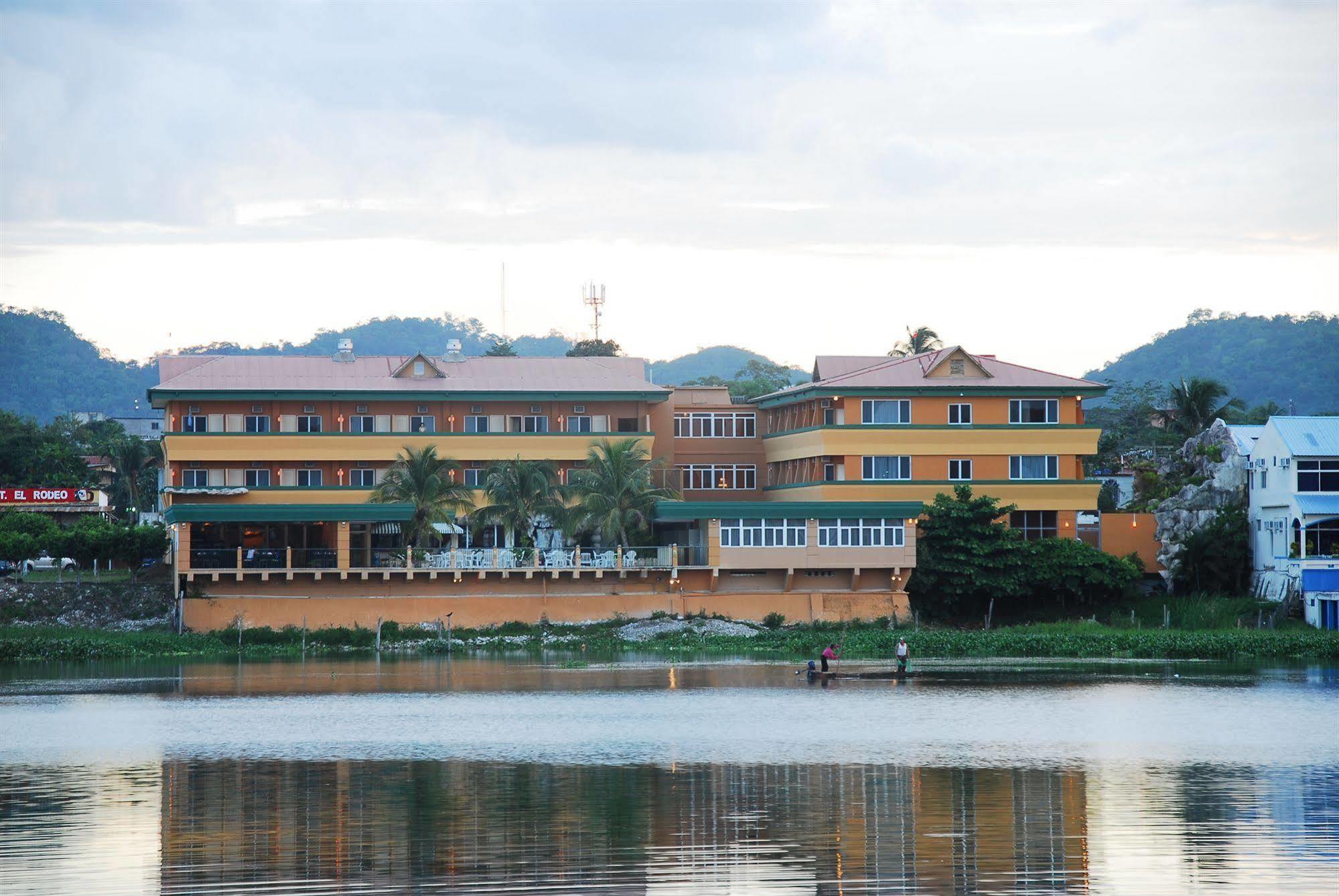 Peten Esplendido Flores Buitenkant foto